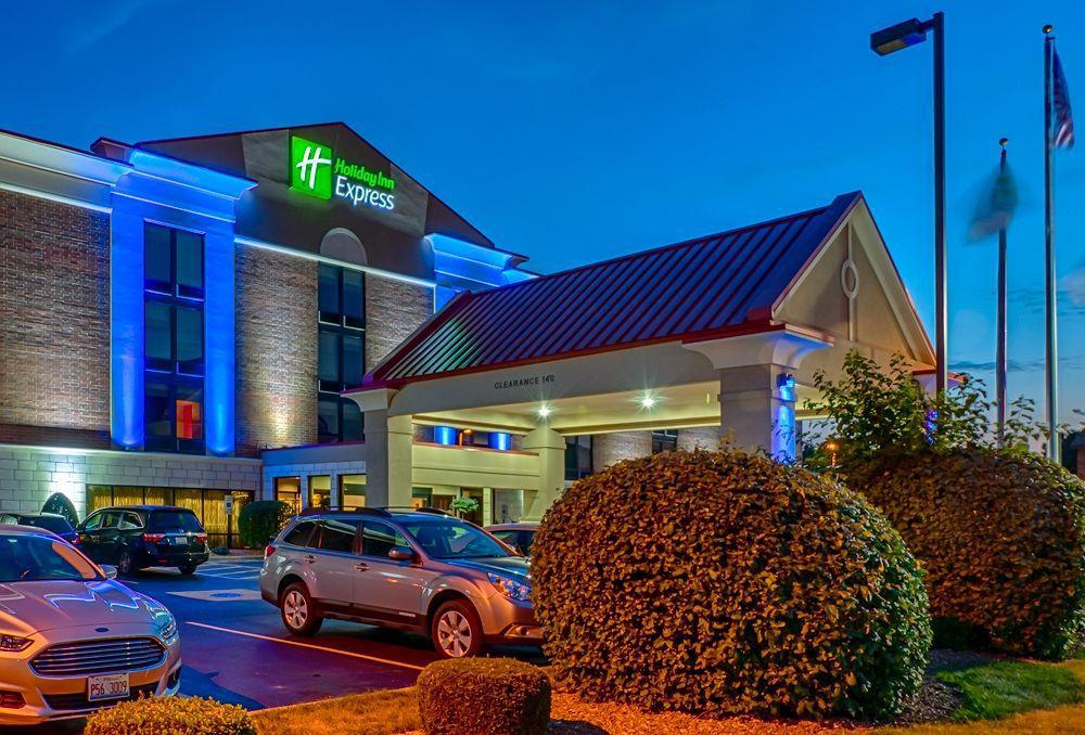 Holiday Inn Express Crestwood By Ihg Exterior foto