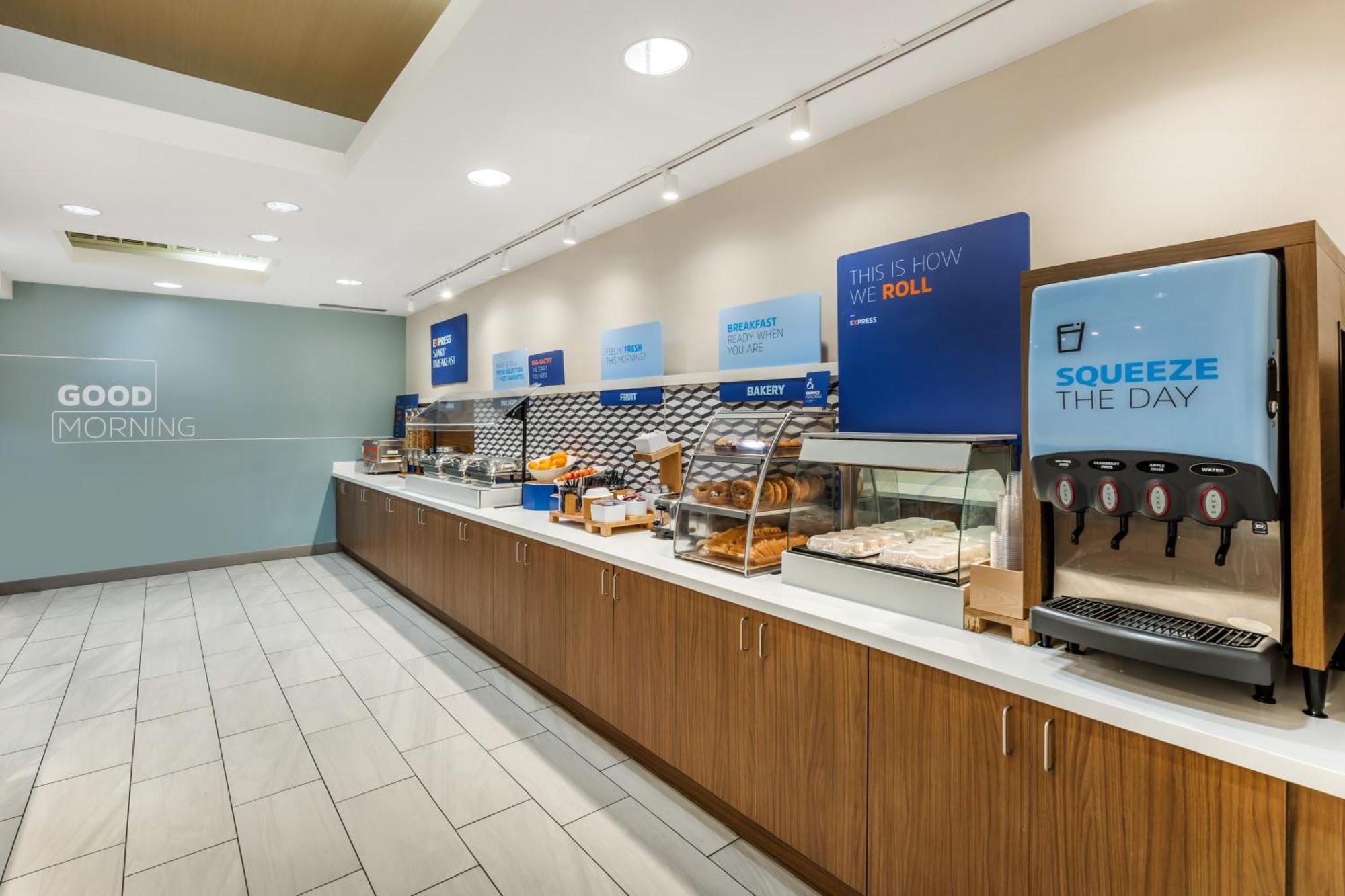 Holiday Inn Express Crestwood By Ihg Exterior foto