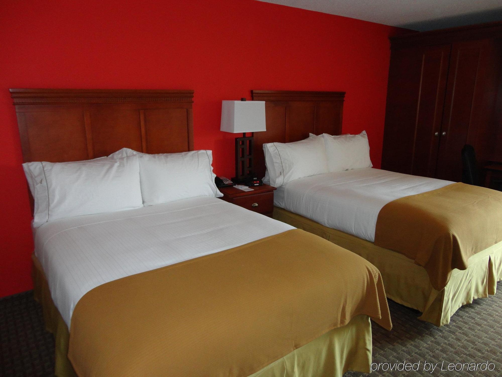 Holiday Inn Express Crestwood By Ihg Exterior foto